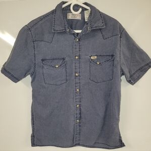 Levis Strauss Short Sleeve Denim Workwear Textured Button up, Medium True Size